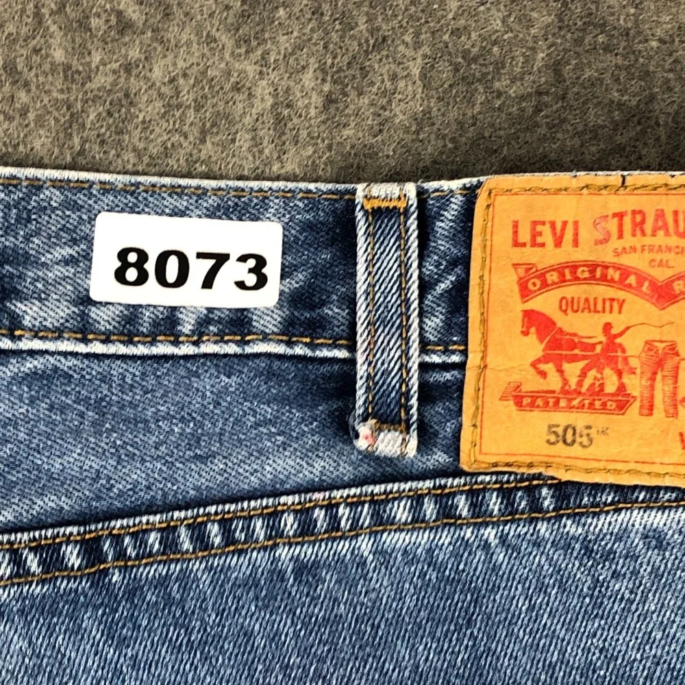 Levis 505 Jeans Mens 38x30 Blue Straight Leg Classic Mid Rise Medium Wash Cotton